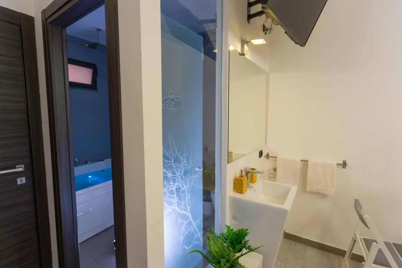 Etnea 208 Luxury Jacuzzi Suite Catania Italy