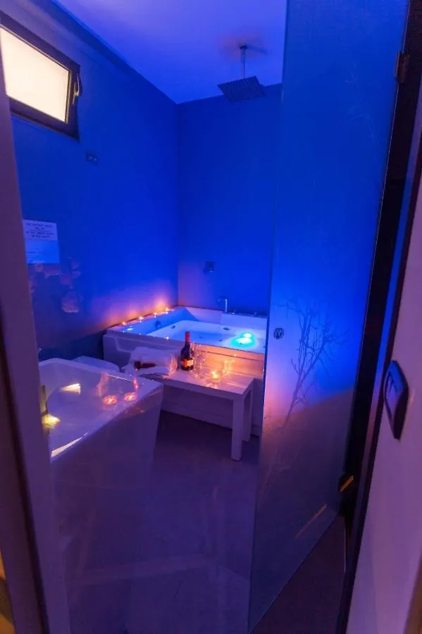 Etnea 208 Luxury Jacuzzi Suite CTA