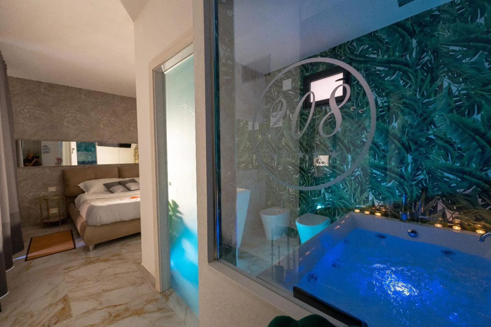 Etnea 208 Luxury Jacuzzi Suite CTA 0*,  Italia