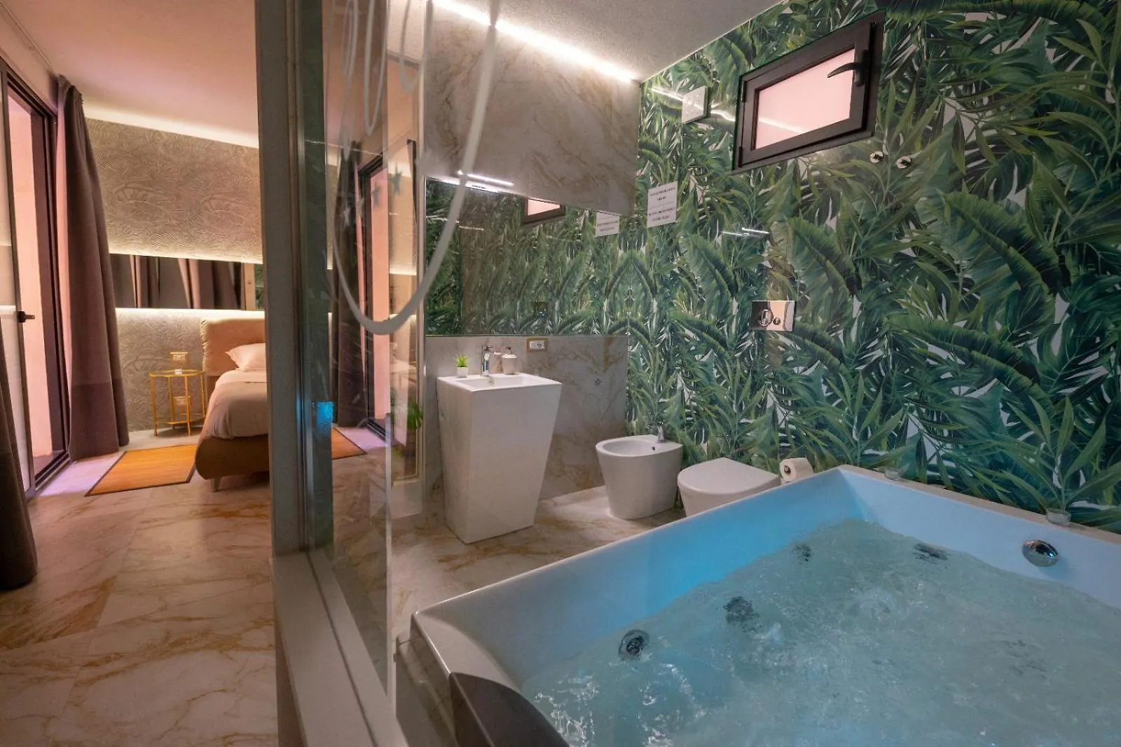 Bed & Breakfast Etnea 208 Luxury Jacuzzi Suite Catania Italy