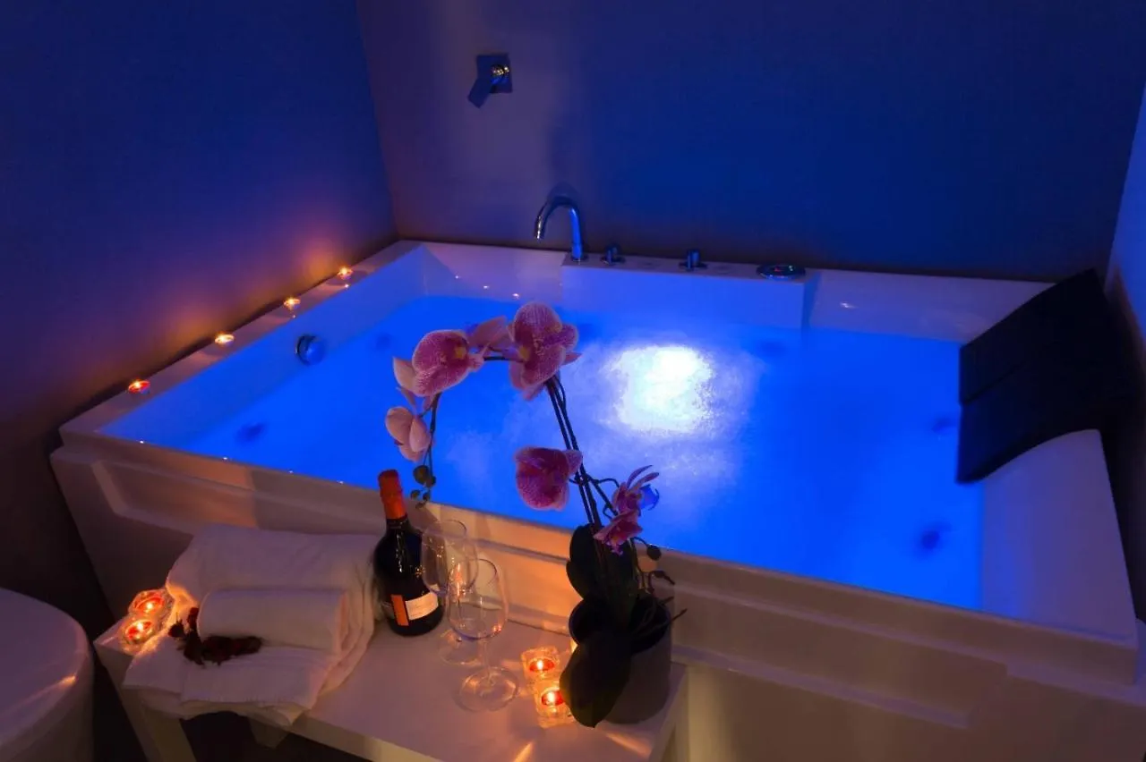 Etnea 208 Luxury Jacuzzi Suite 卡塔尼亚 住宿加早餐酒店